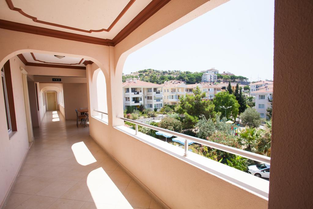 Yalcinkaya Apart Hotel Çeşme Eksteriør bilde